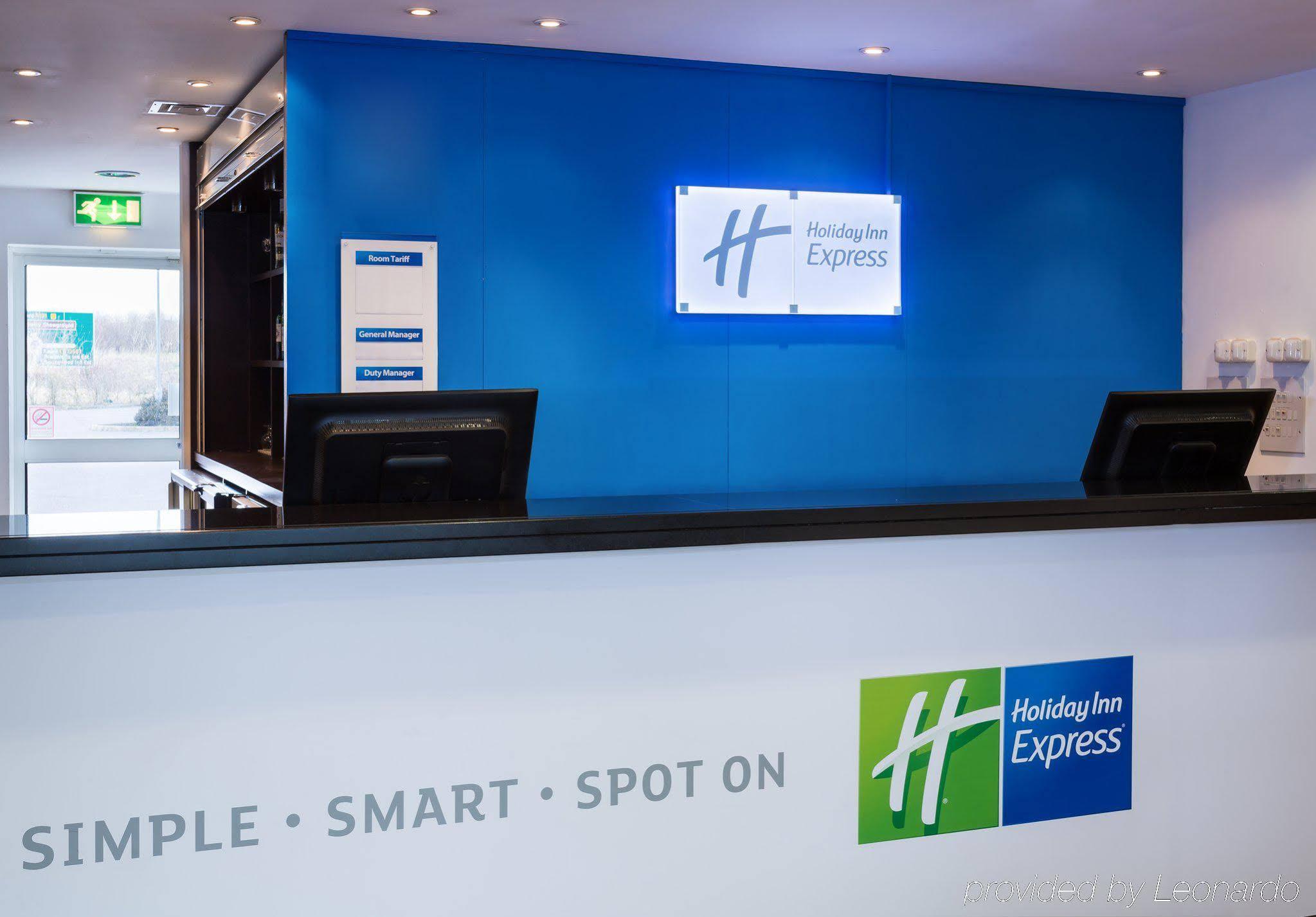 Holiday Inn Express Braintree By Ihg Εξωτερικό φωτογραφία