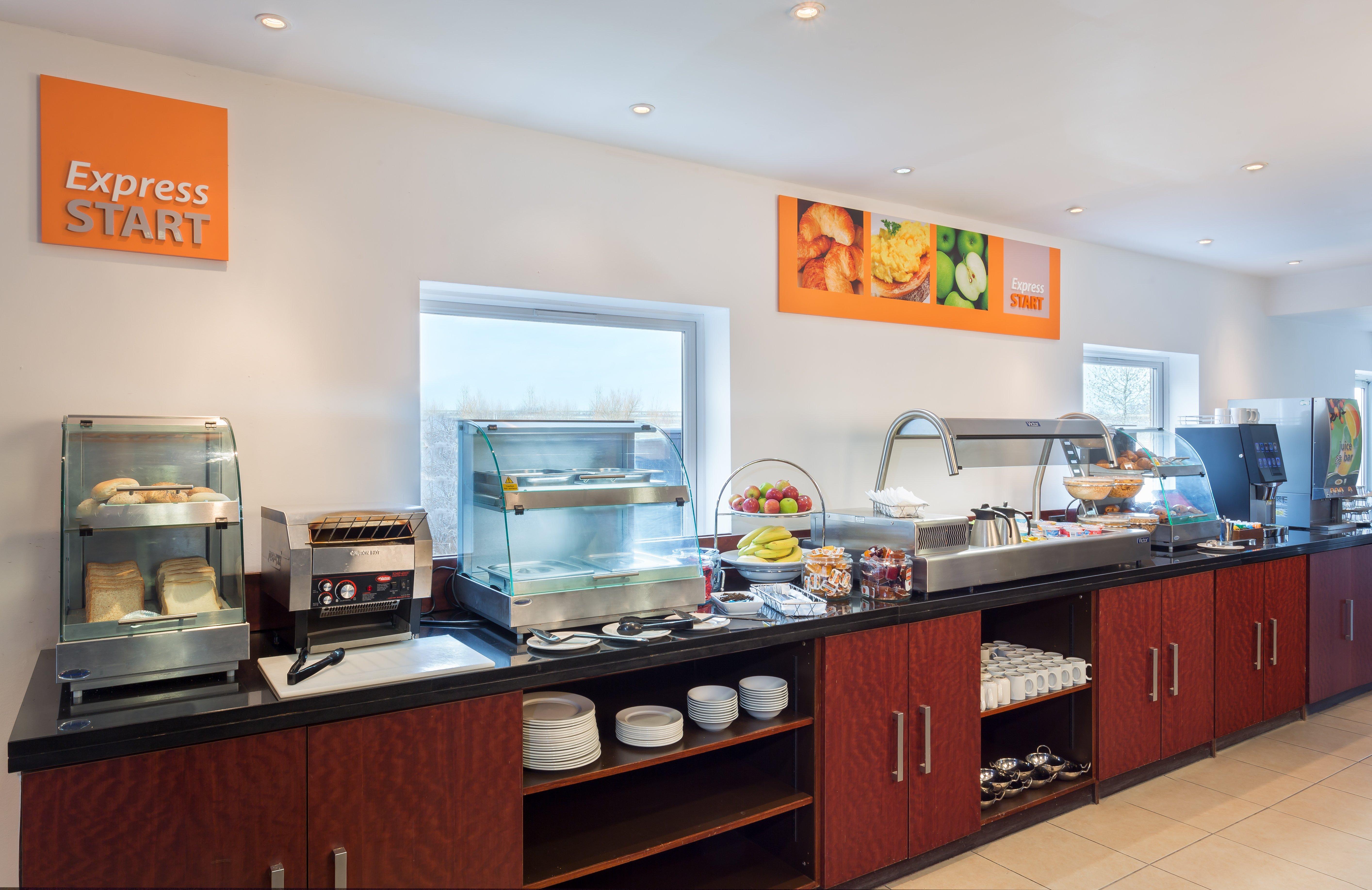 Holiday Inn Express Braintree By Ihg Εξωτερικό φωτογραφία