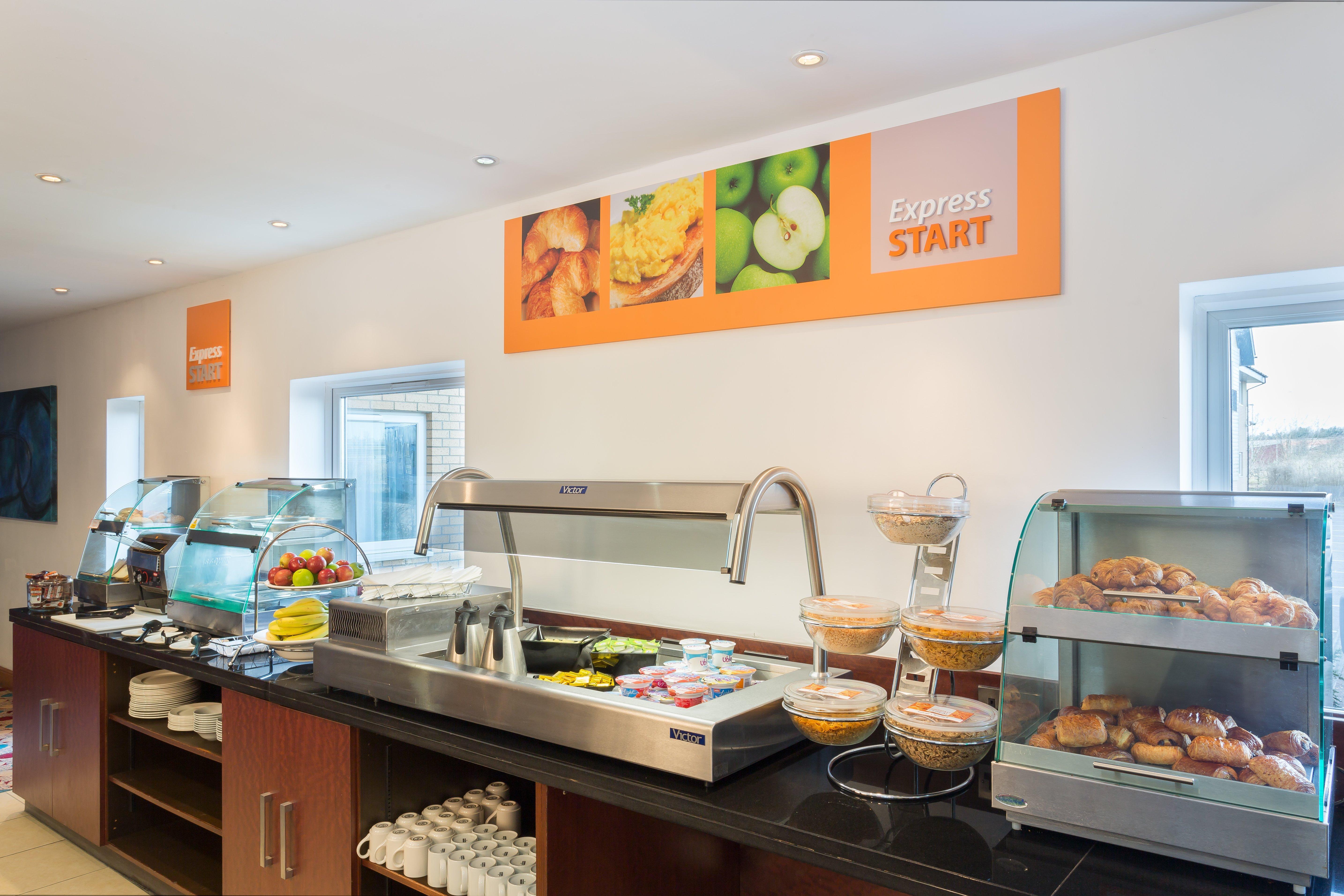 Holiday Inn Express Braintree By Ihg Εξωτερικό φωτογραφία