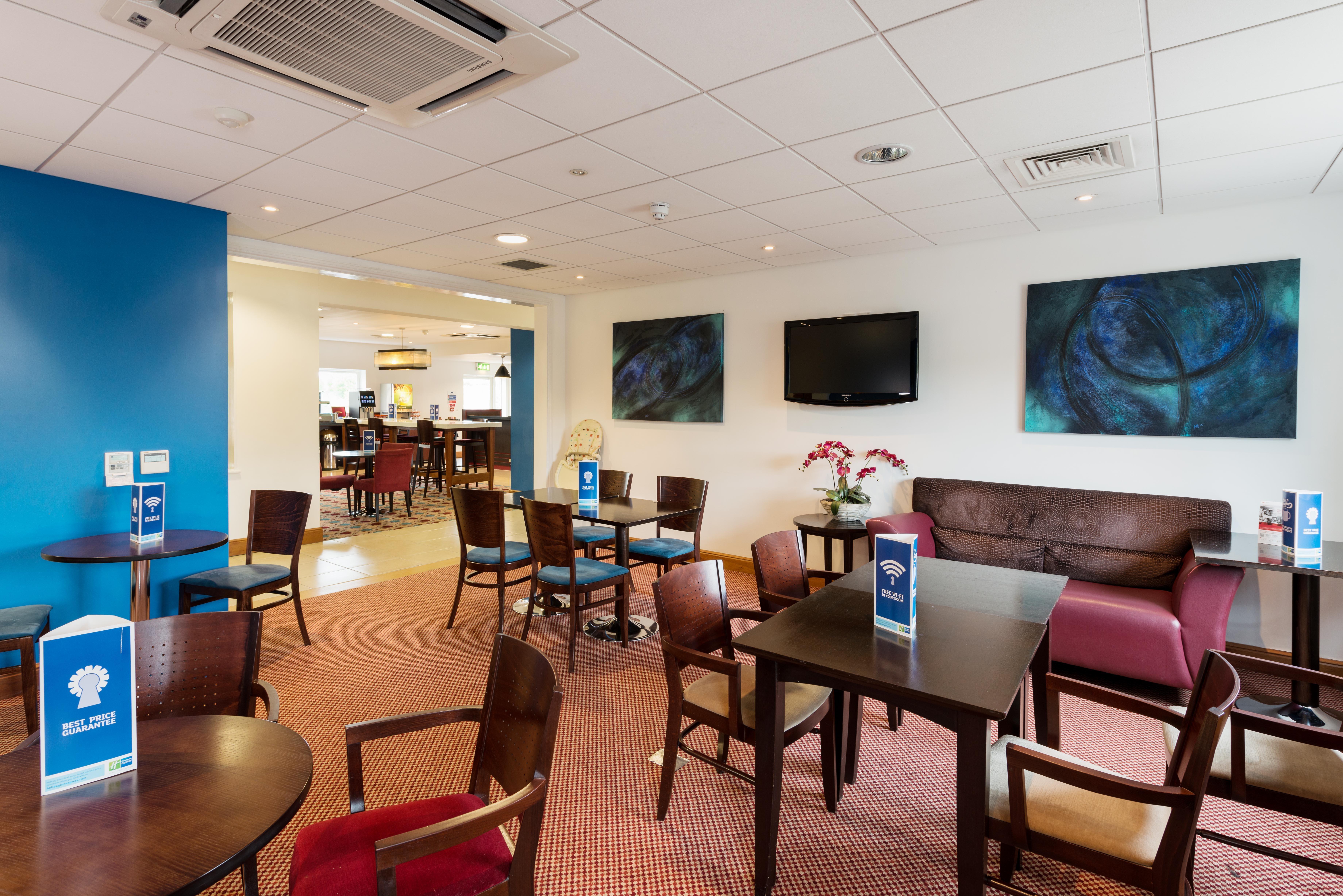 Holiday Inn Express Braintree By Ihg Εξωτερικό φωτογραφία