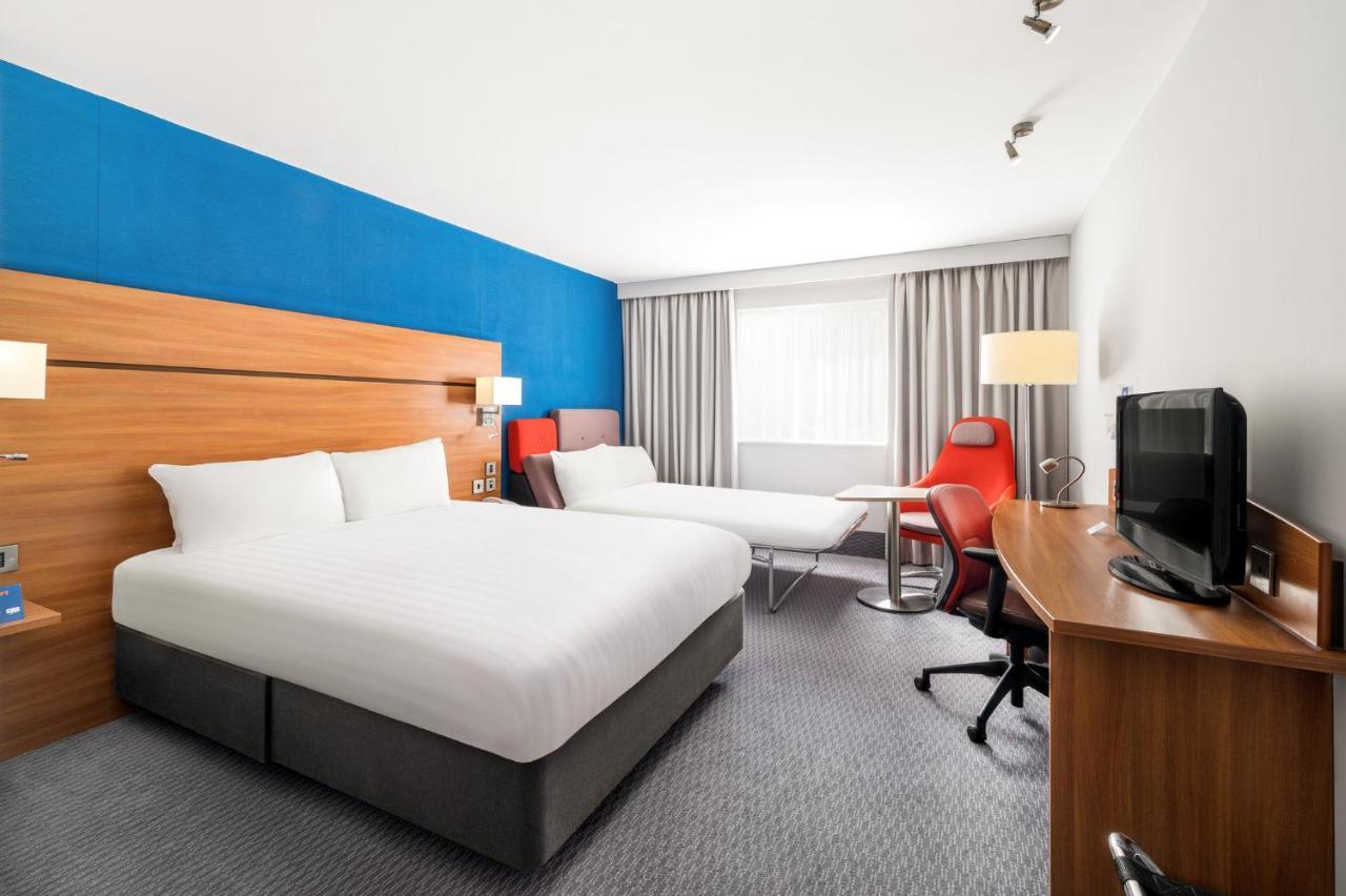 Holiday Inn Express Braintree By Ihg Εξωτερικό φωτογραφία