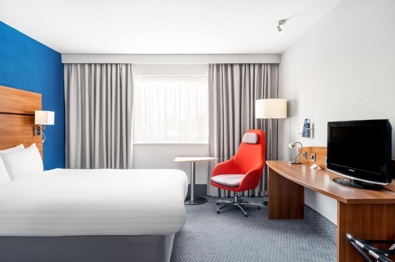 Holiday Inn Express Braintree By Ihg Εξωτερικό φωτογραφία