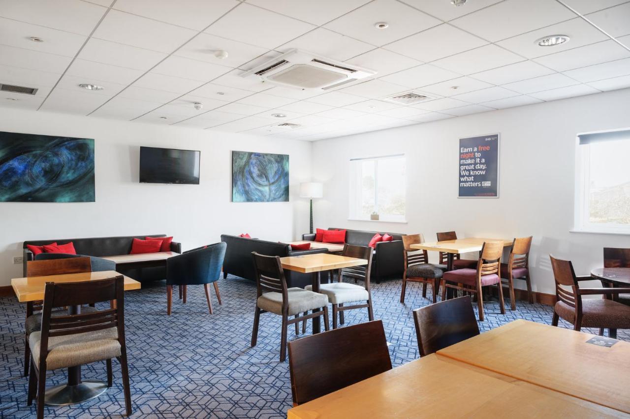 Holiday Inn Express Braintree By Ihg Εξωτερικό φωτογραφία