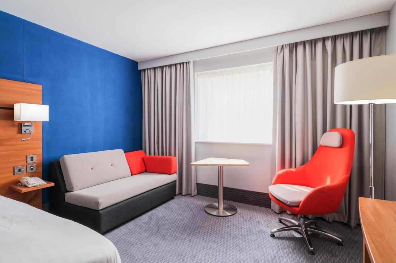 Holiday Inn Express Braintree By Ihg Εξωτερικό φωτογραφία