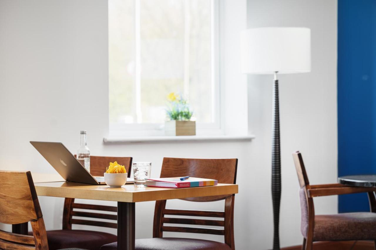 Holiday Inn Express Braintree By Ihg Εξωτερικό φωτογραφία