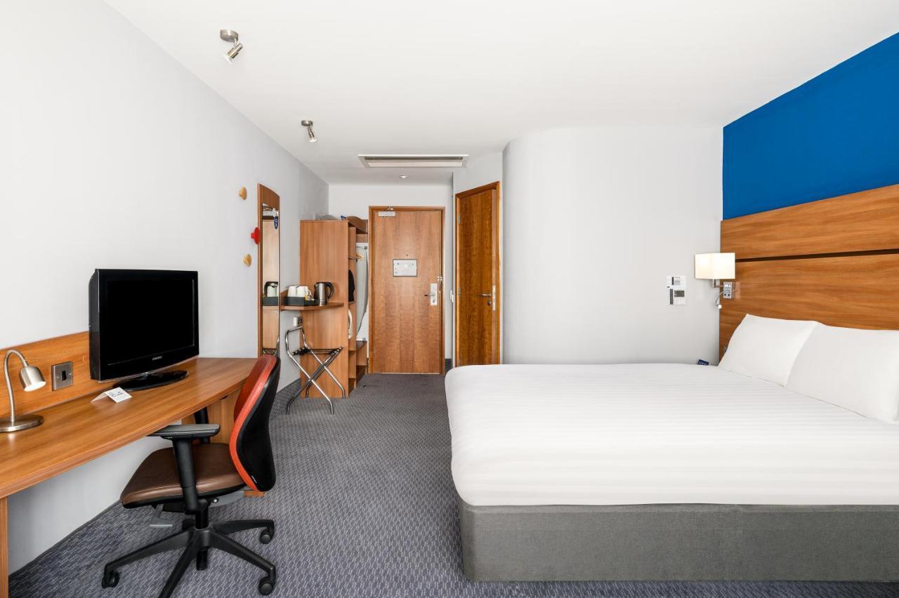 Holiday Inn Express Braintree By Ihg Εξωτερικό φωτογραφία