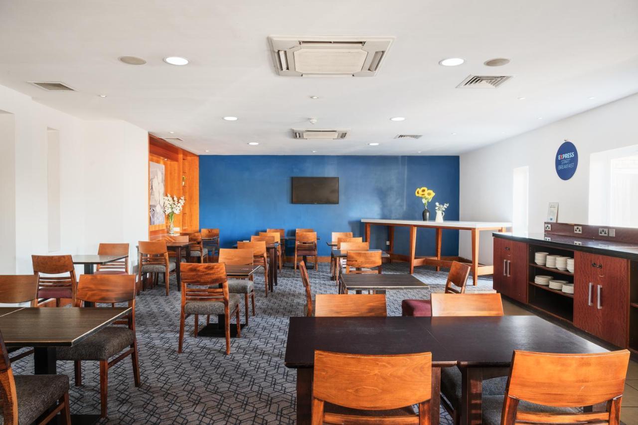 Holiday Inn Express Braintree By Ihg Εξωτερικό φωτογραφία